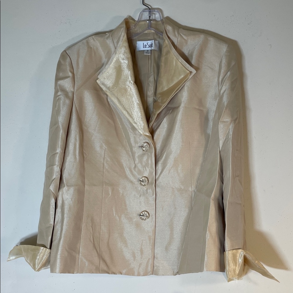 NWT. Le Suit Champagne Gold Satin Party Wedding Mother of Bride Jacket. 18.
